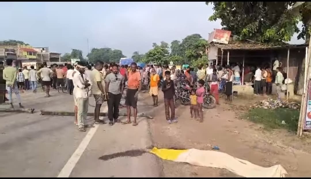 सड़क पार कर रहे वृद्ध को हाइवा ट्रक ने कुचला, घटनास्थल पर हुई मौत