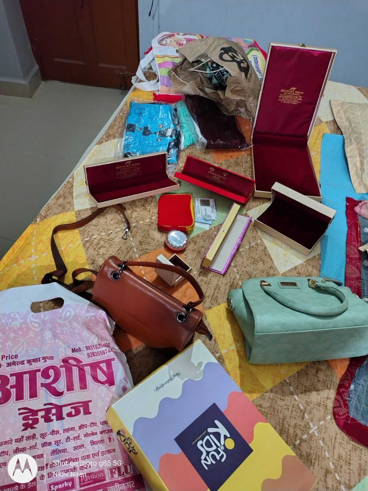 औरंगाबाद में चोरों ने दो लाख नकद सहित लाखों के उड़ाये जेवरात