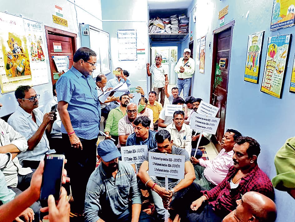 ठेकेदारों के 900 करोड़ से ज्यादा बकाया पूजा बाद जलापूर्ति बंद करने की दी चेतावनी