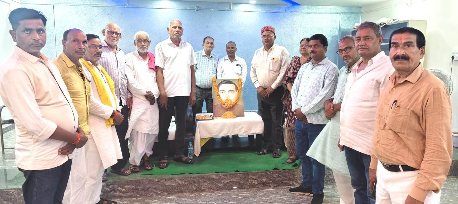 दिनकर राष्ट्रीय चेतना जगाने वाले कवि : पुरुषोत्तम