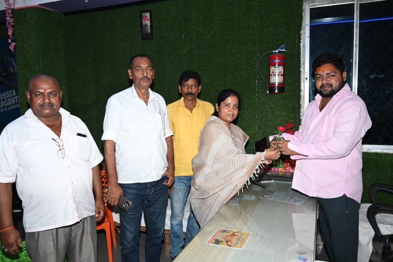 विधायक ने जीएसटी घटने के बाद व्यवसायियों से किया संवाद