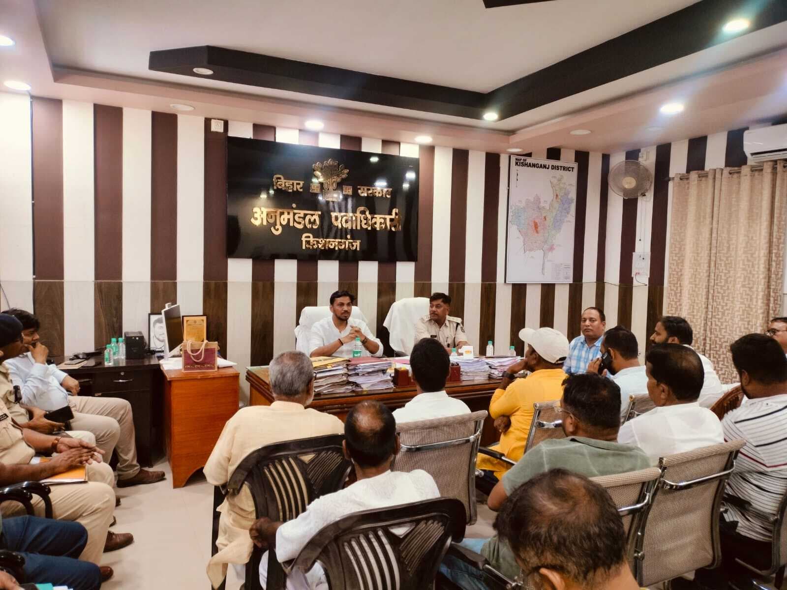 सौहार्दपूर्ण वातावरण में मनाएं त्याेहार भाईचारे की परंपरा कायम रहे : अनिकेत