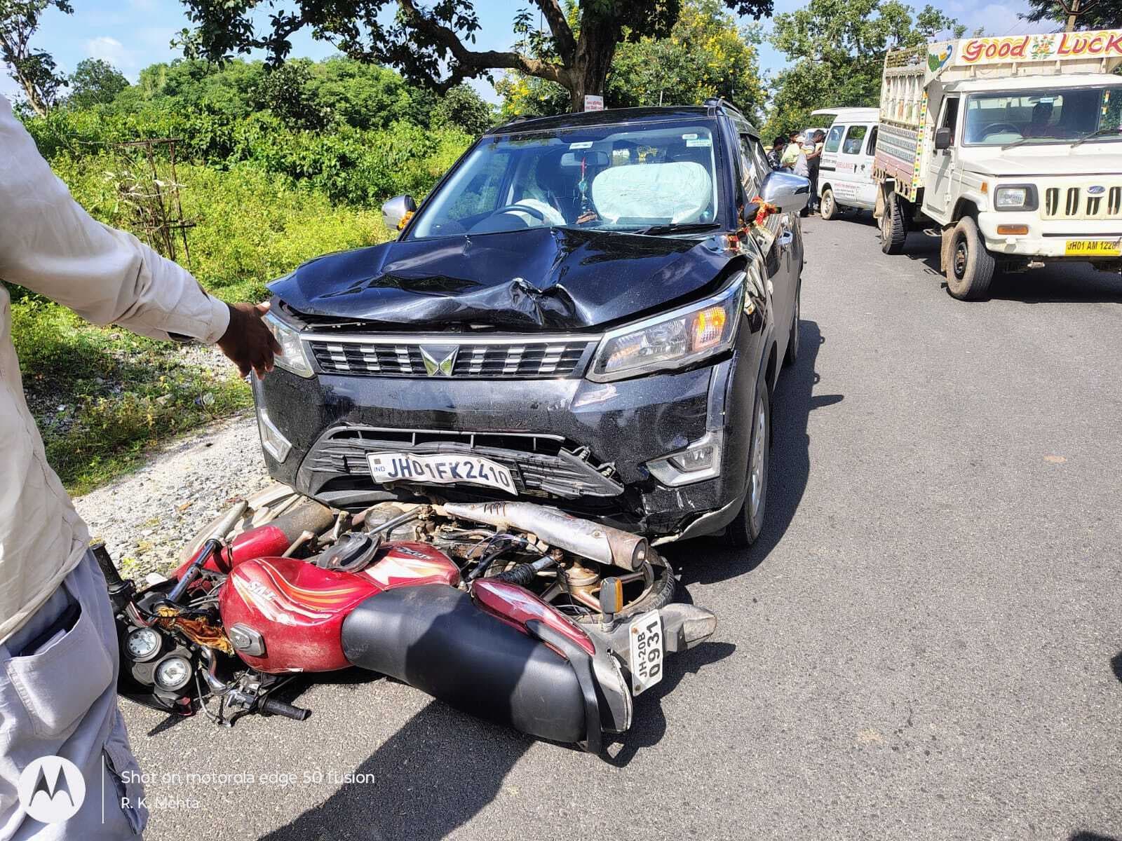 कार की टक्कर से स्वास्थ्यकर्मी की मौत