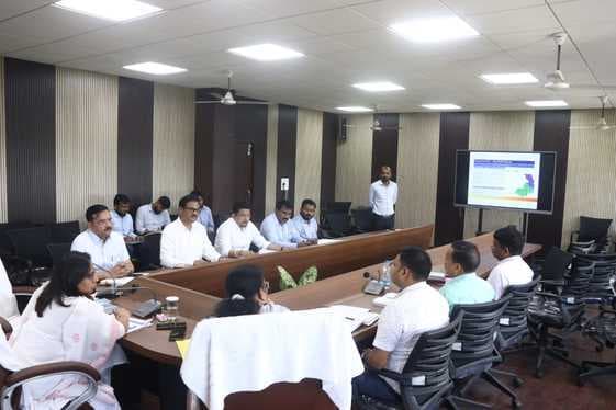 दूरी के आधार पर नये मतदान केंद्रों के गठन पर बनी सहमति