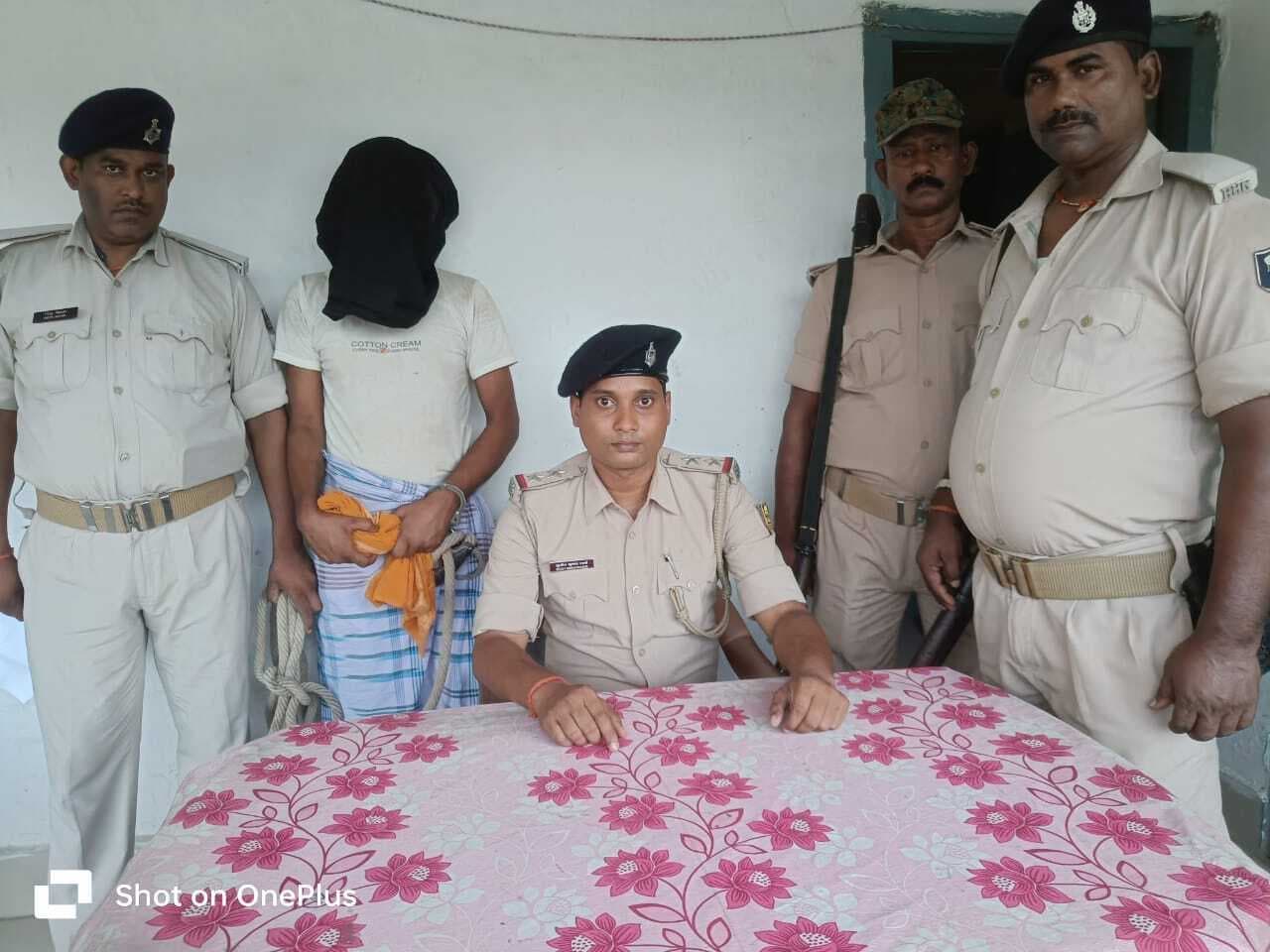Bhagalpur news पुलिस हिरासत से भागा अपहरण कर हत्या मामले में आरोपित जनार्दन मंडल गिरफ्तार