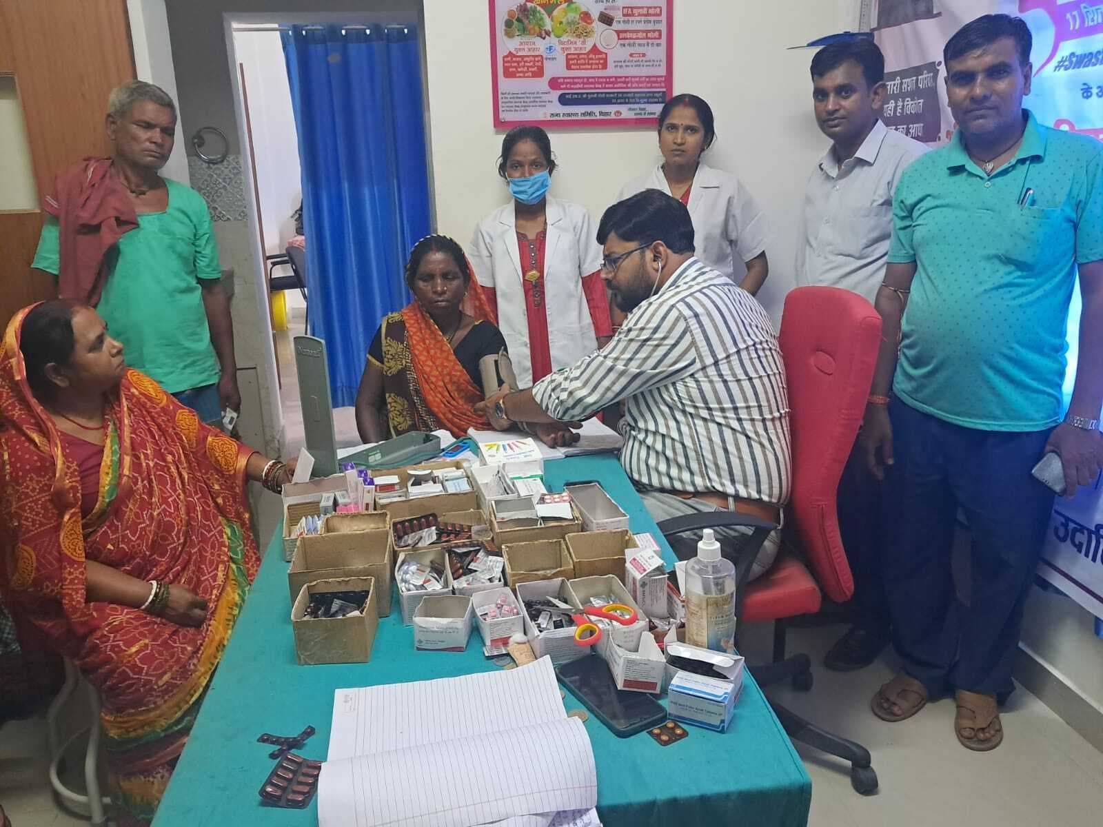 स्वस्थ नारी सशक्त परिवार अभियान को लेकर लगा शिविर