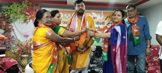 पीएम की योजनाओं को घर-घर पहुंचाना ही विकसित भारत की नींव : ओझा