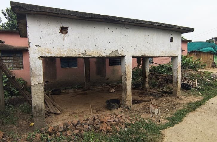 खैरबन्नी बाबू टोला में जर्जर सभा मंडली के जीर्णोद्धार की मांग