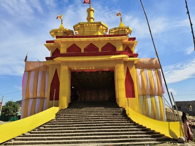 लौहंडिया पुनर्वास स्थल में हुई मां कुष्मांडा की पूजा