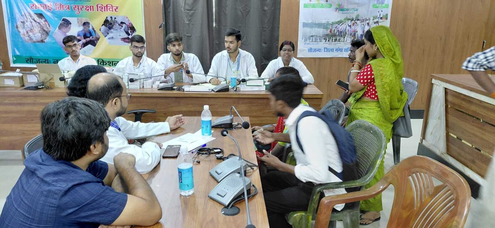 स्वास्थ्य शिविर में 98 की जांच, निशुल्क दवा विरतण