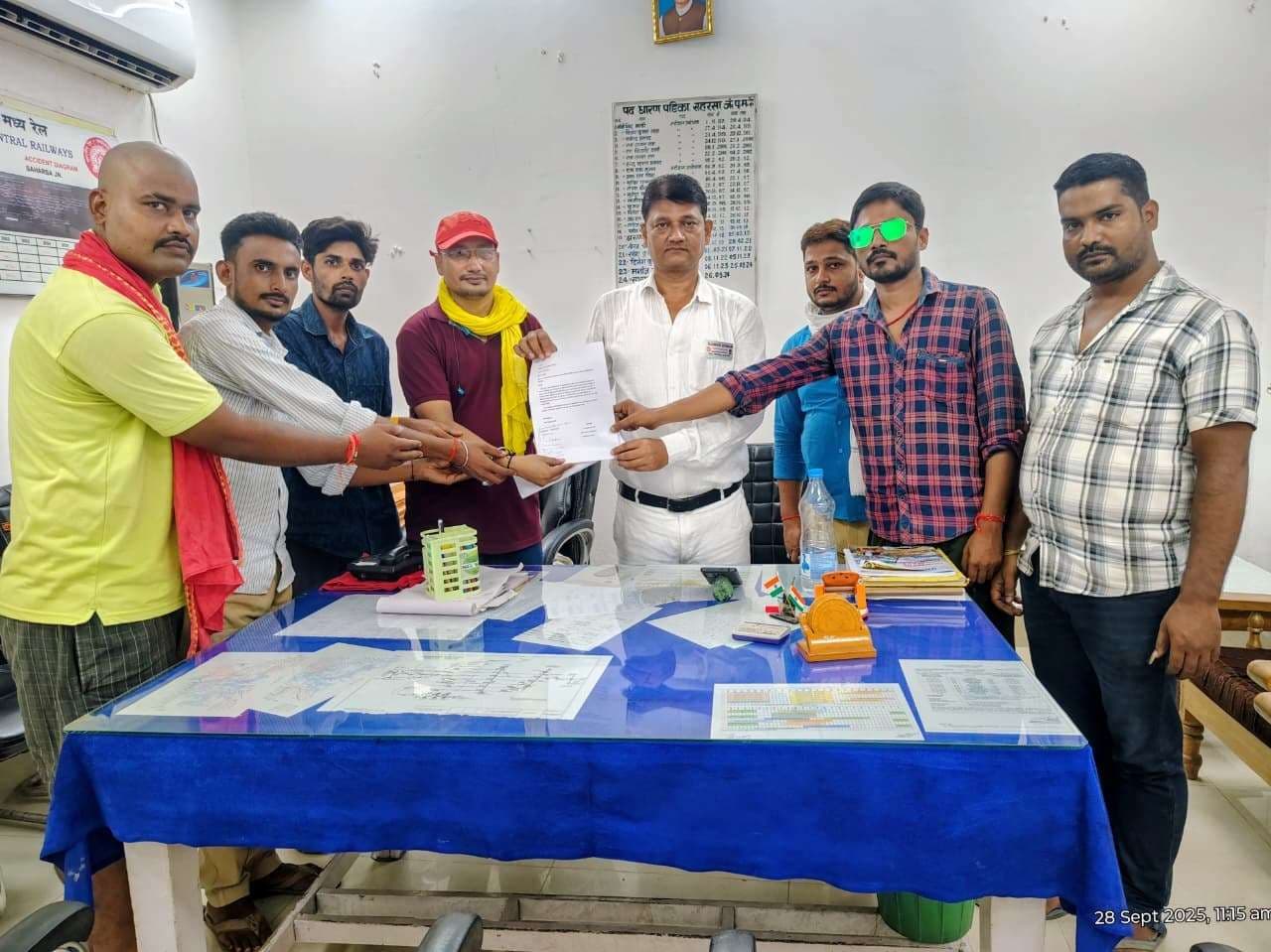 वैशाली एक्सप्रेस के संभावित विस्तार के विरोध में युवाओं ने भरी हुंकार