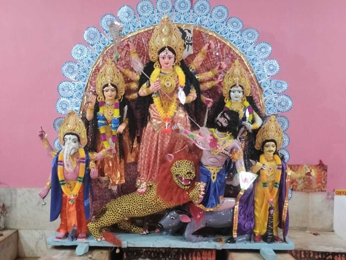 100 सालों से बसबुटिया में वैदिक विधि से हो रही दुर्गा पूजा