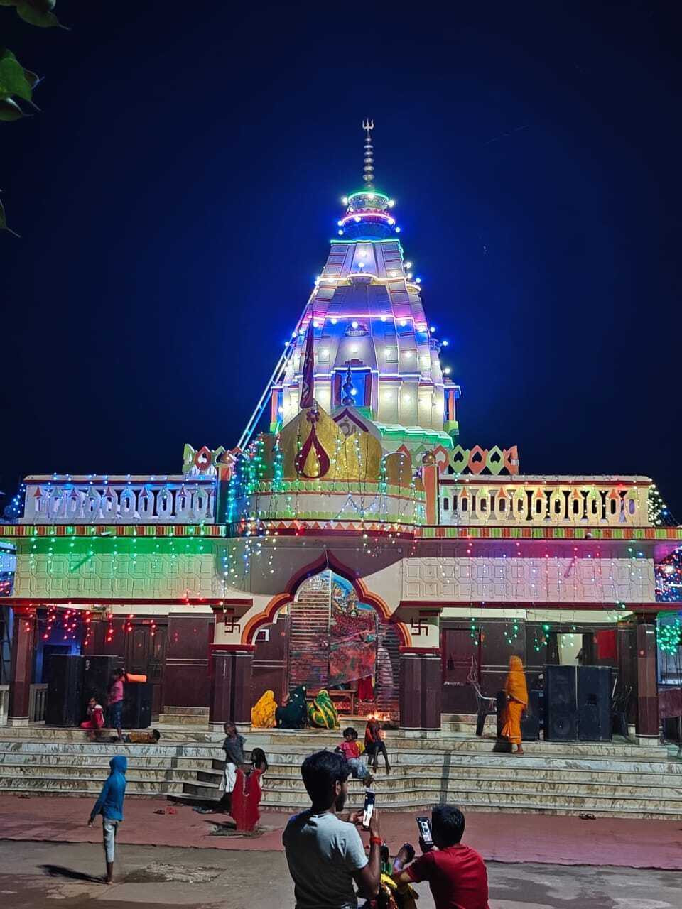 सौ सालों से वैदिक विधि से बसबुटिया में माँ दुर्गा की पूजा