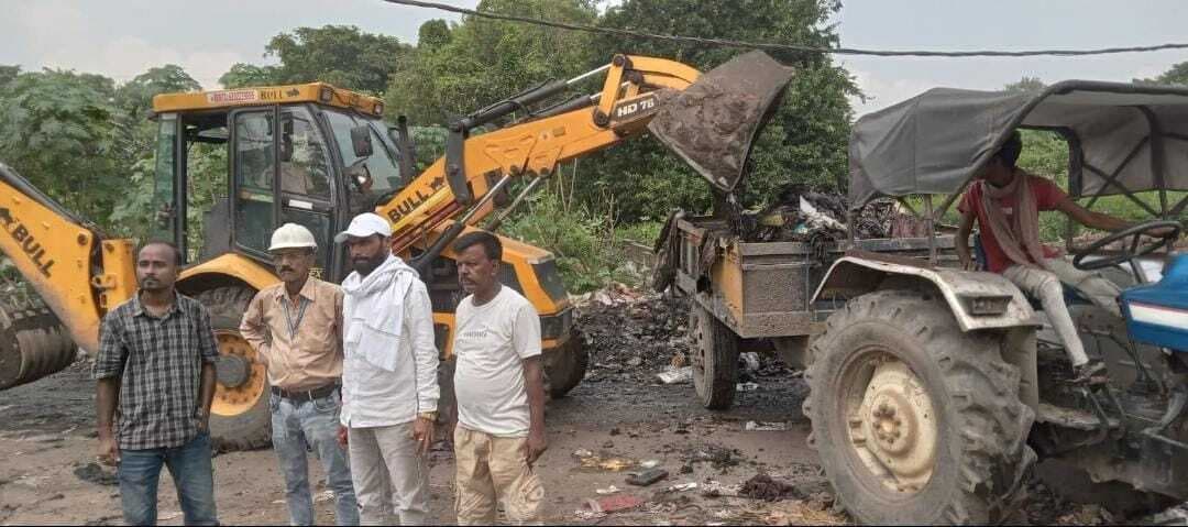 Dhanbad News : मैथन सिरामिक ने चलाया कचरा उठाव अभियान