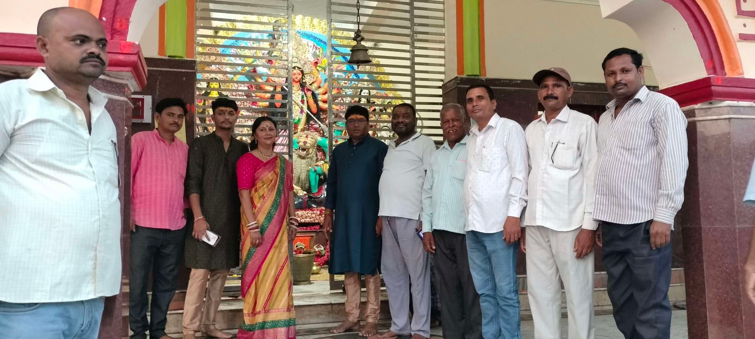 नवपत्रिका प्रवेश कराकर पुरोहितों ने करायी मां भवगती की पूजा