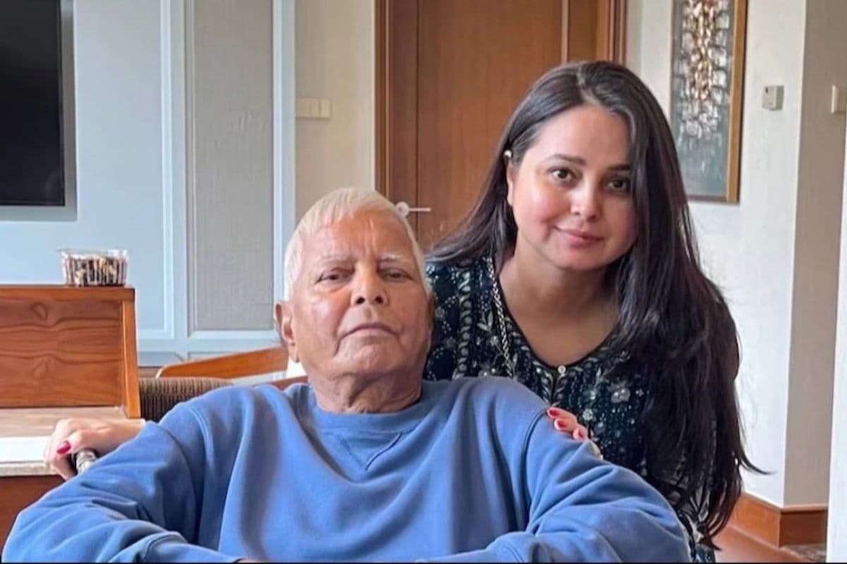 रोहिणी की बगावत के समर्थन में ‘कृष्ण’! राजद में घमासान, आखिर किसने कर दिया राजद सुप्रीमो की बेटी का अपमान