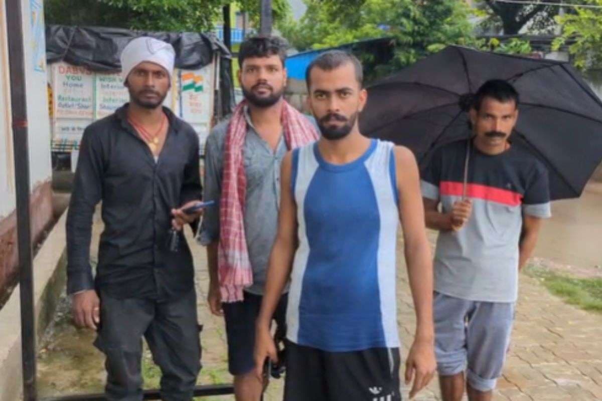 Bihar Crime News: बिहार में घर में घुसकर रिटायर्ड पुलिस जवान की हत्या, सीने और गर्दन में दागी गोलियां