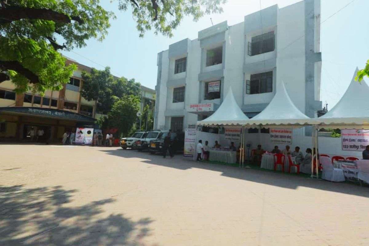 Bihar Election News: नामांकन के पहले दिन ही पसरा सन्नाटा, इन विधानसभाओं में एक भी प्रत्याशी पर्चा भरने नहीं पहुंचे