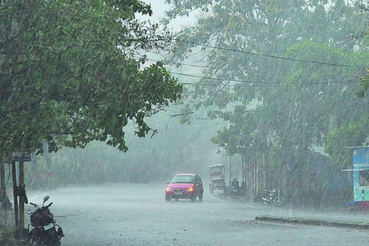 Bihar Ka Mausam: बिहार के 3 जिलों में भारी बारिश का रेड अलर्ट, IMD ने पूरे राज्य में इस दिन तक मौसम खराब रहने की चेतावनी की जारी