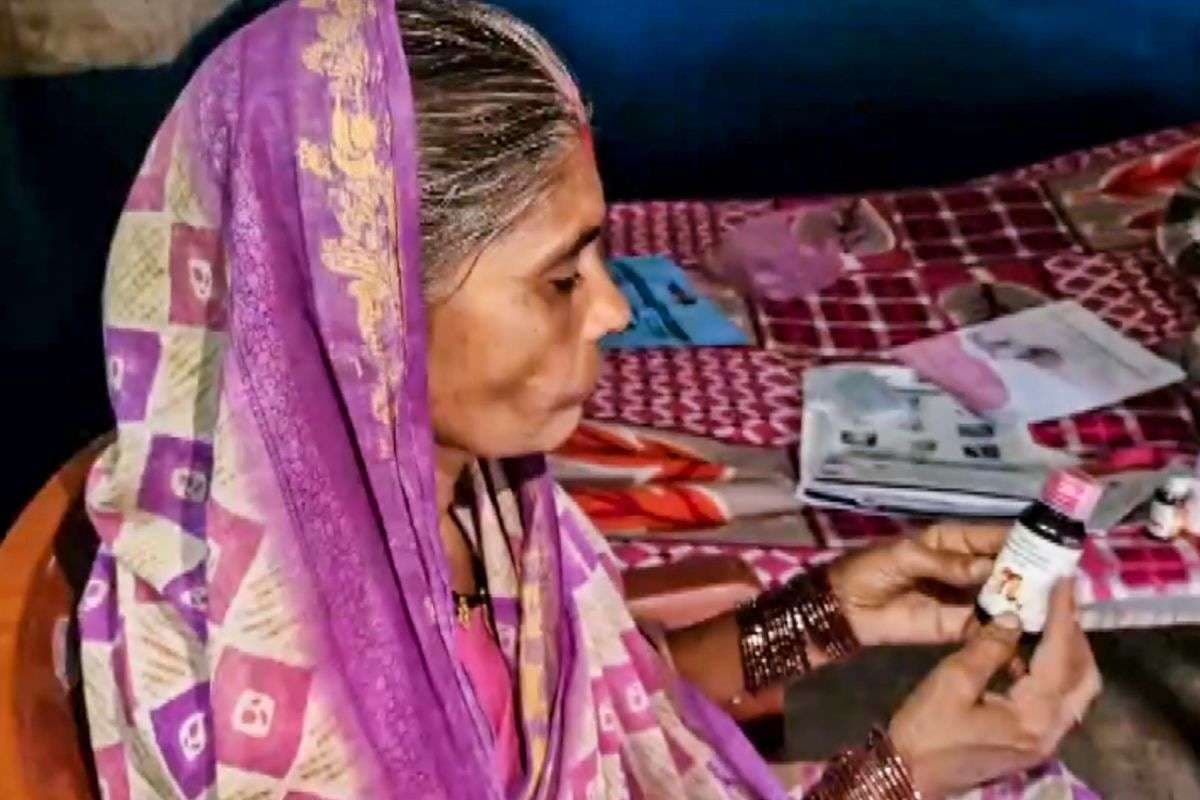 Cough Syrup Ban: ‘जानलेवा’ कफ सिरप पर एमपी-महाराष्ट्र समेत कई राज्यों में बैन, 16 बच्चों की मौत के बाद कोल्ड्रिफ पर एक्शन