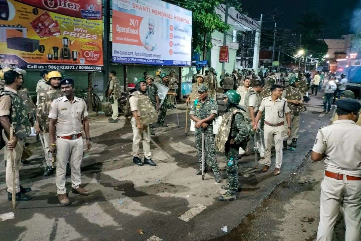 Cuttack Violence: ओडिशा के कटक में बवाल, हिंसक झड़प के बाद इंटरनेट बैन, कल बंद का आह्वान