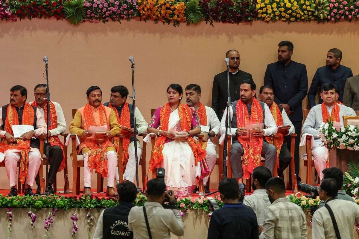 Gujarat New Cabinet: गुजरात कैबिनेट में विभाग का बंटवारा, हर्ष संघवी बने उपमुख्यमंत्री, मंत्रिमंडल में 19 नये चेहरे