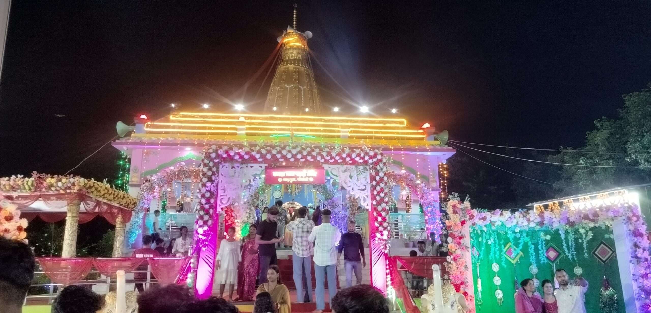 Bokaro News : दुर्गापूजा में कमला माता मंदिर की हुई है विशेष साज-सज्जा