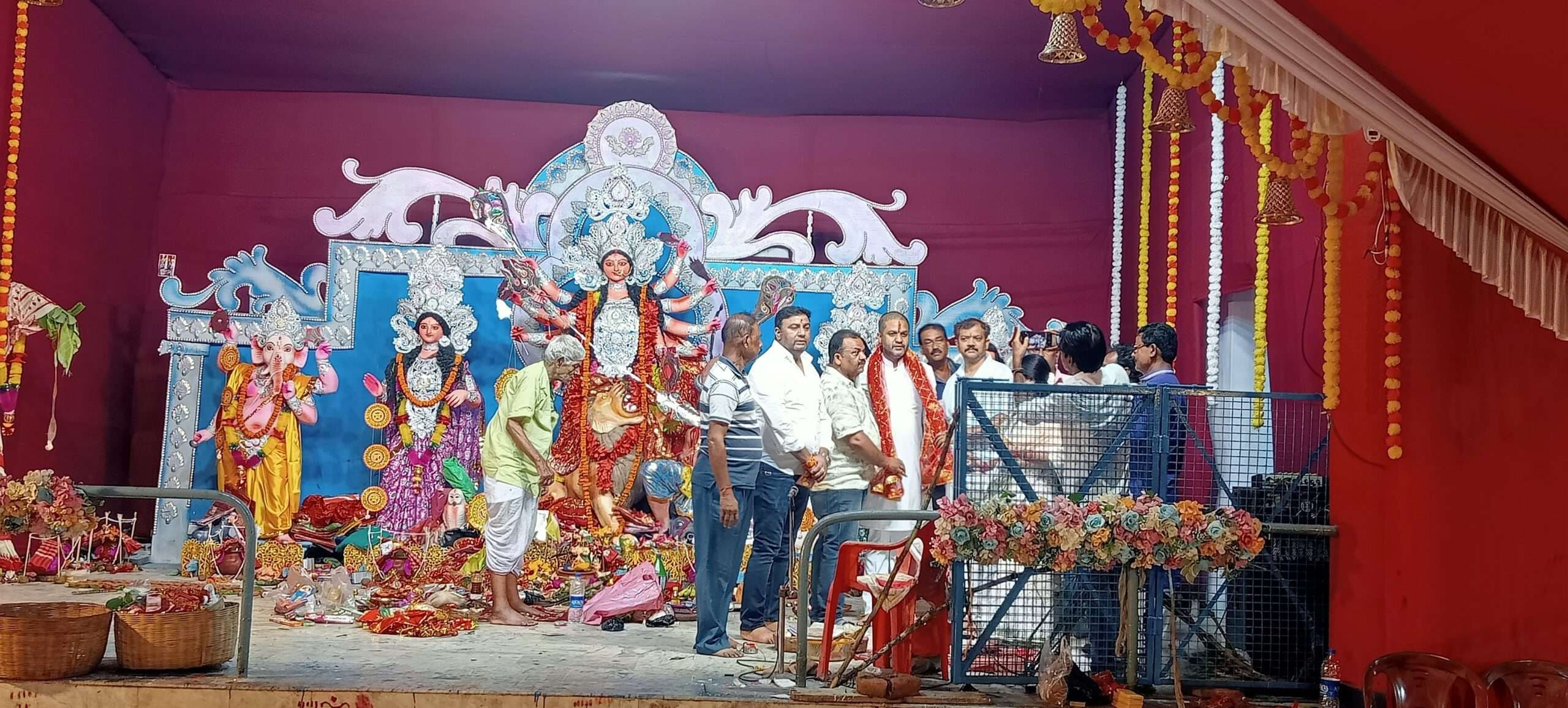 Bokaro News : बेरमो विधायक ने मंदिर में बने शेड का किया उद्घाटन