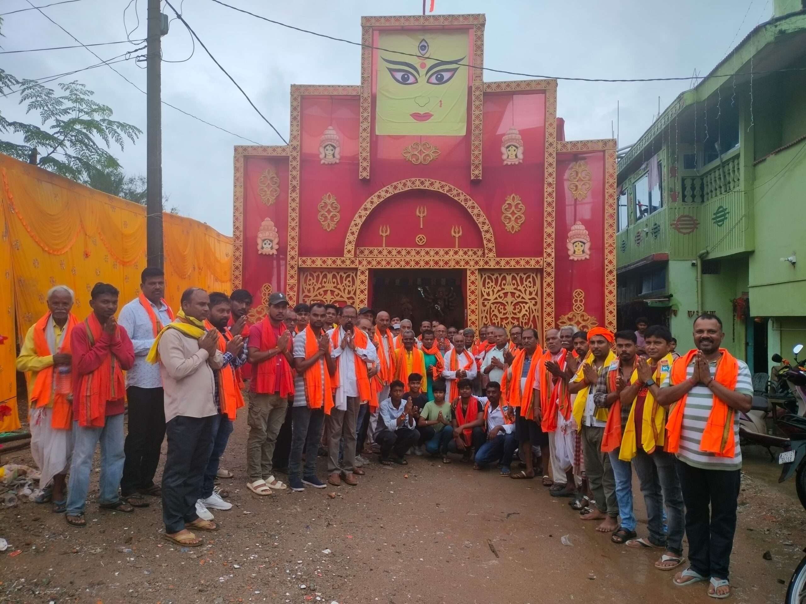 रायडीह मोड़ में धूमधाम से मना दुर्गा पूजा उत्सव