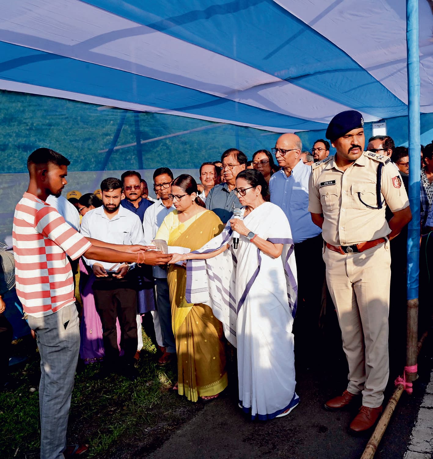 मृतकों के परिजनों को पांच-पांच लाख रुपये का मुआवजा और नौकरी देगी सरकार : मुख्यमंत्री