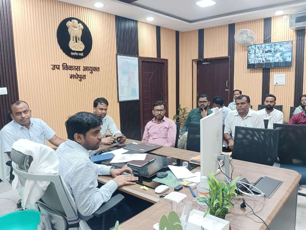 सभी विधानसभा में करें मतदाता जागरूकता कार्यक्रम -डीडीसी