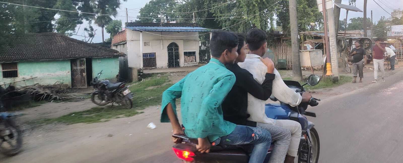 जिले में सड़क हादसे थमने का नाम नहीं ले रहे, नौसिखिया व नाबालिग चालक बन रहे खतरा