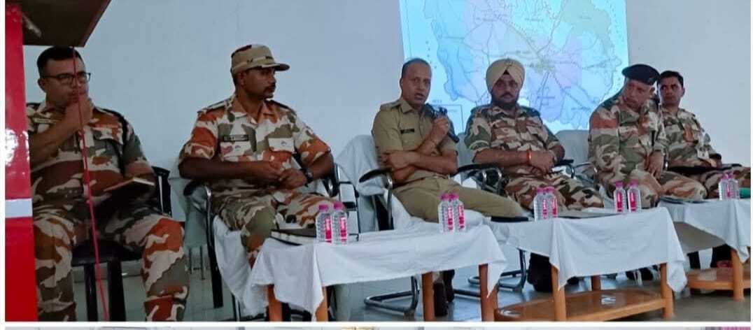 विधानसभा चुनाव की सुरक्षा को लेकर एसएसपी ने की पैरा मिलिट्री फोर्स के साथ बैठक