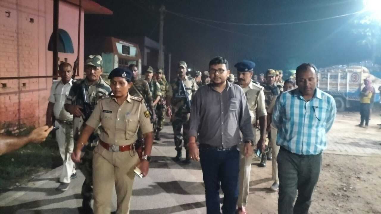 बीडीओ, सीओ व थानाध्यक्ष ने किया मतदान केंद्र का निरीक्षण