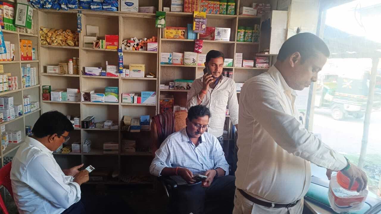 जिले में खांसी की दवा रेसपीफ्रेस टीआर कफ सीरप की बिक्री पर रोक