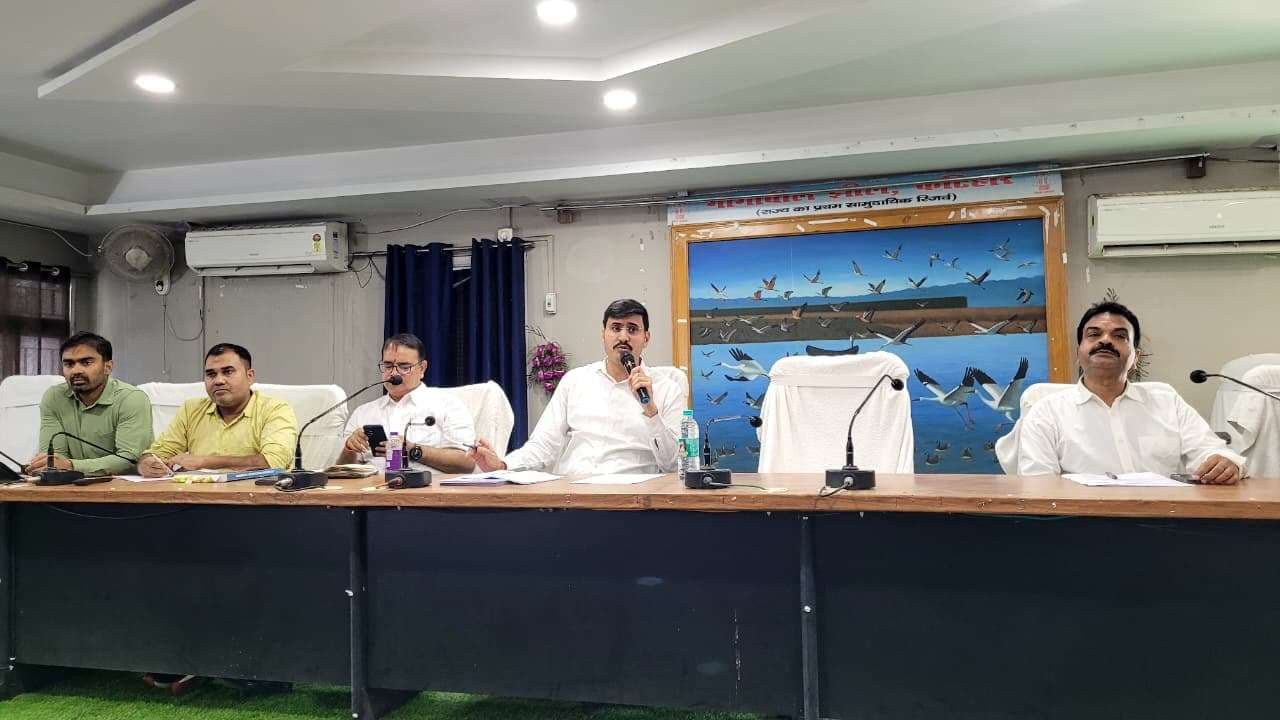 विधानसभा चुनाव में सेक्टर पदाधिकारी की भूमिका महत्वपूर्ण: डीएम