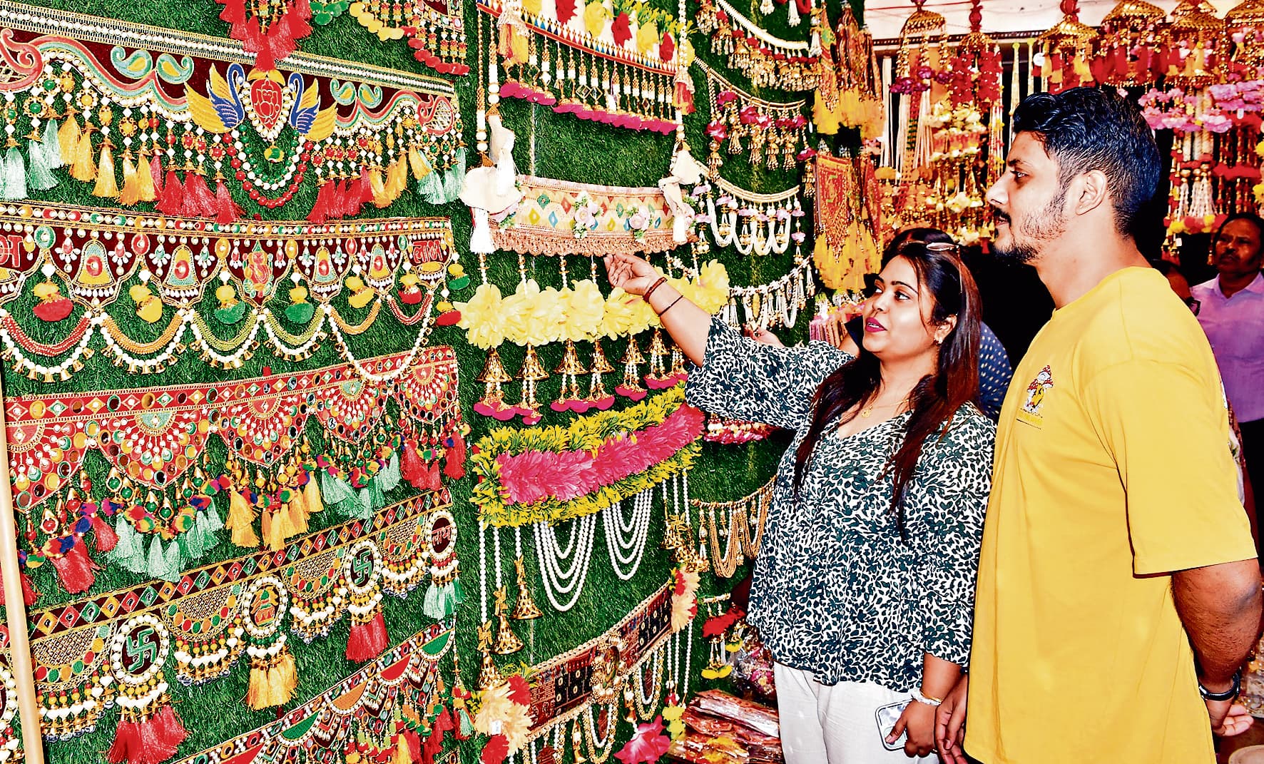 Bokaro news: दीपावली को लेकर बढ़ी बाजार की रौनक