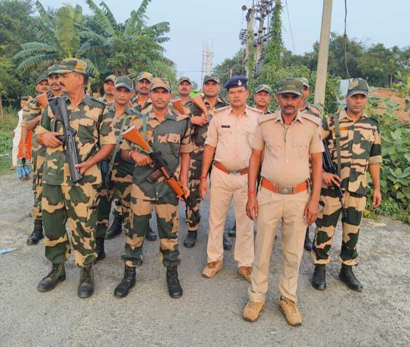 प्राणपुर पुलिस ने फ्लैग मार्च निकाला