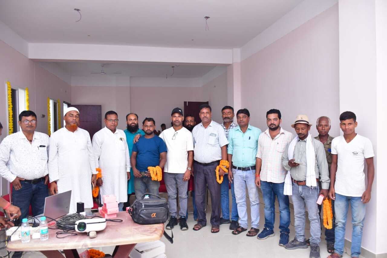 भातगांव पंचायत सरकार भवन में कार्य का हुआ शुभारंभ, लोगों में हर्ष