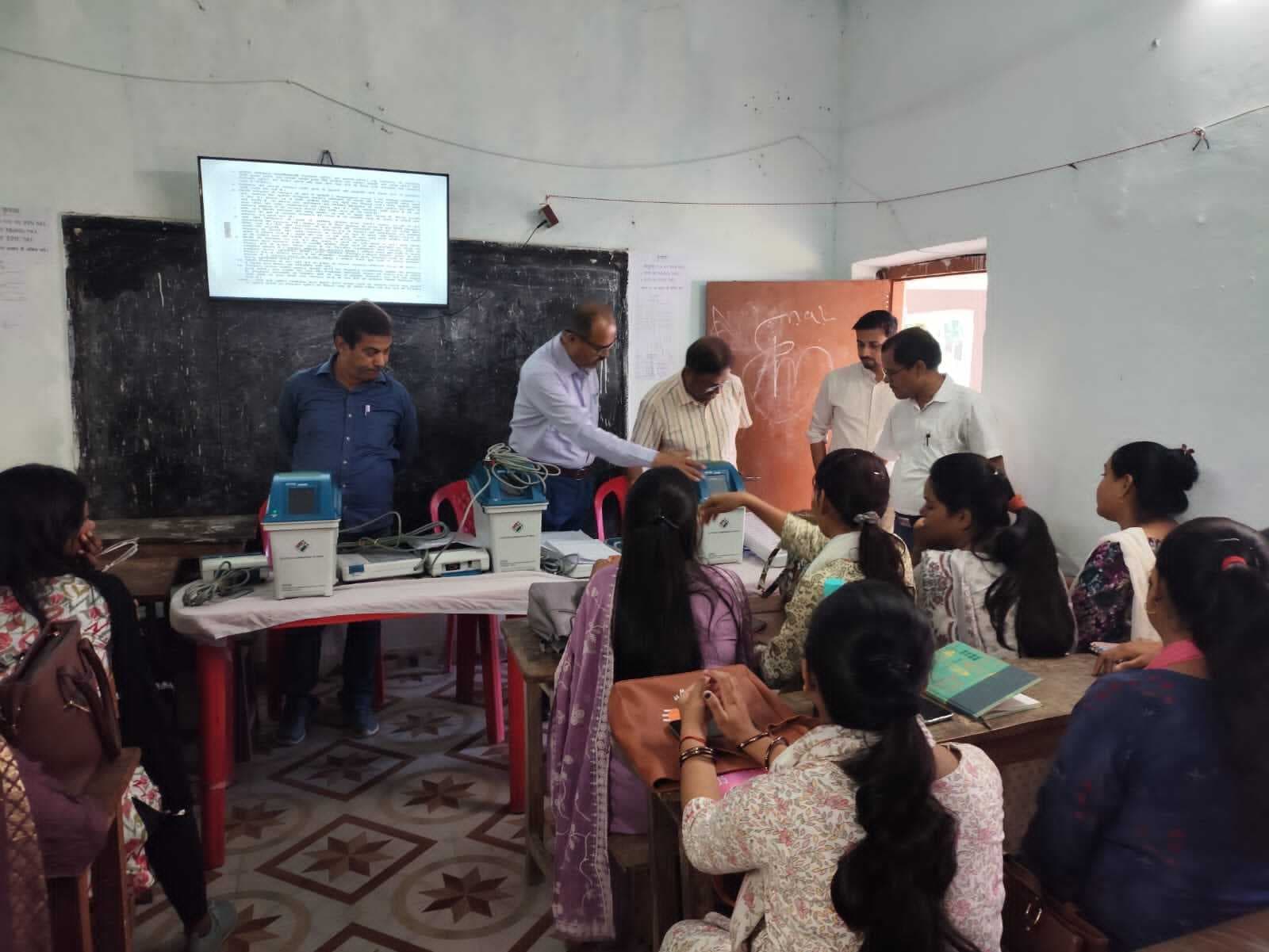 मास्टर ट्रेनरों ने कर्मियों को उनके दायित्वों का दिया प्रशिक्षण