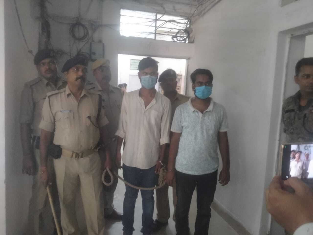 गिरफ्तार जग्गा यादव व रुपेश राधव के विरुद्ध मामला दर्ज