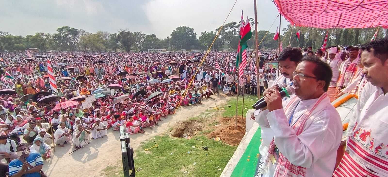 कुड़मियों के तथाकथित नेता सियासी लाभ के लिए अपने ही समाज के लोगों को भटका रहे हैं