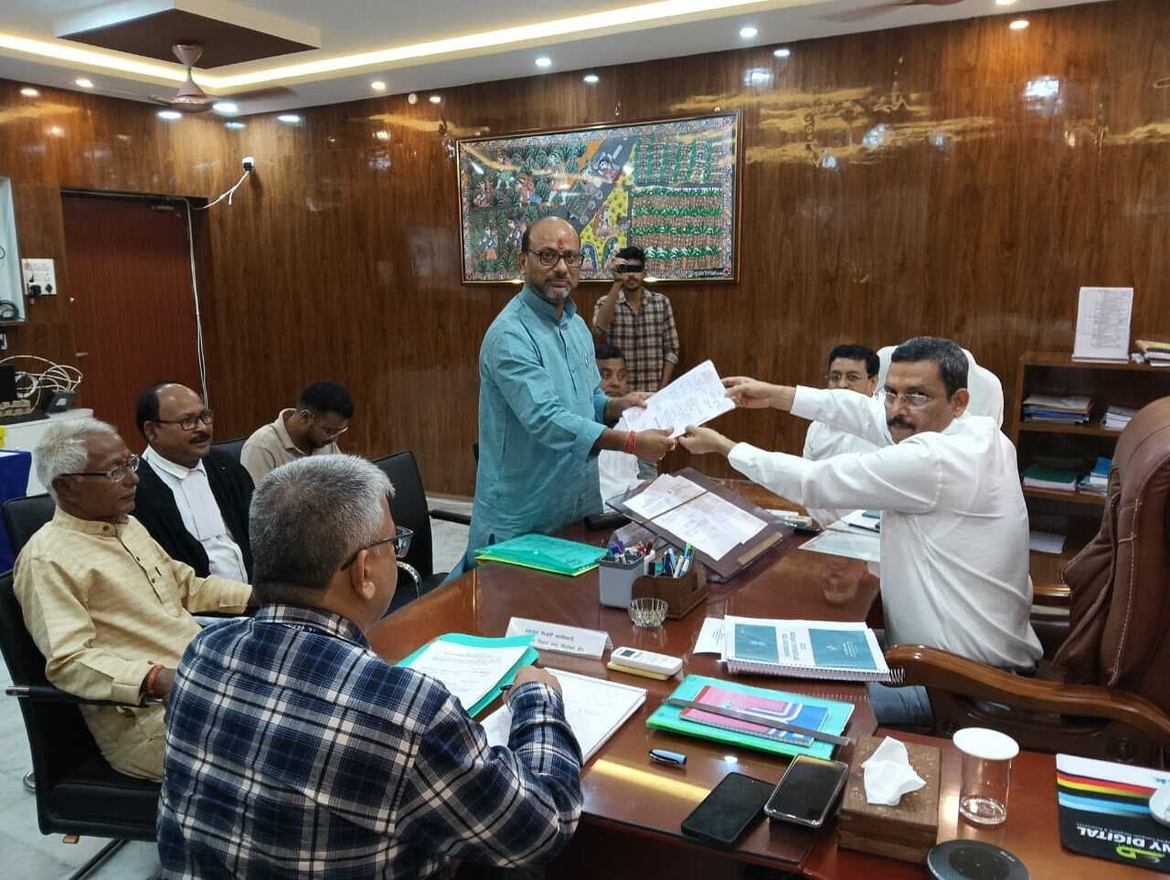 दूसरे दिन एक प्रत्याशी ने भरा पर्चा, 9 एनआर कटे