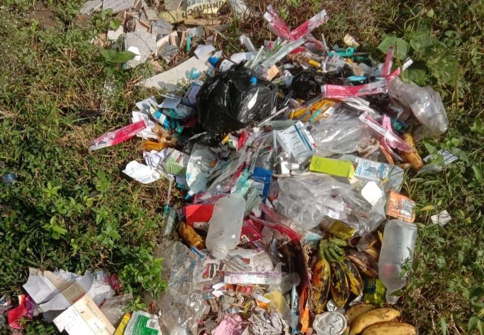 खुले में फेंके गये मेडिकल कचरा से संक्रमण का खतरा