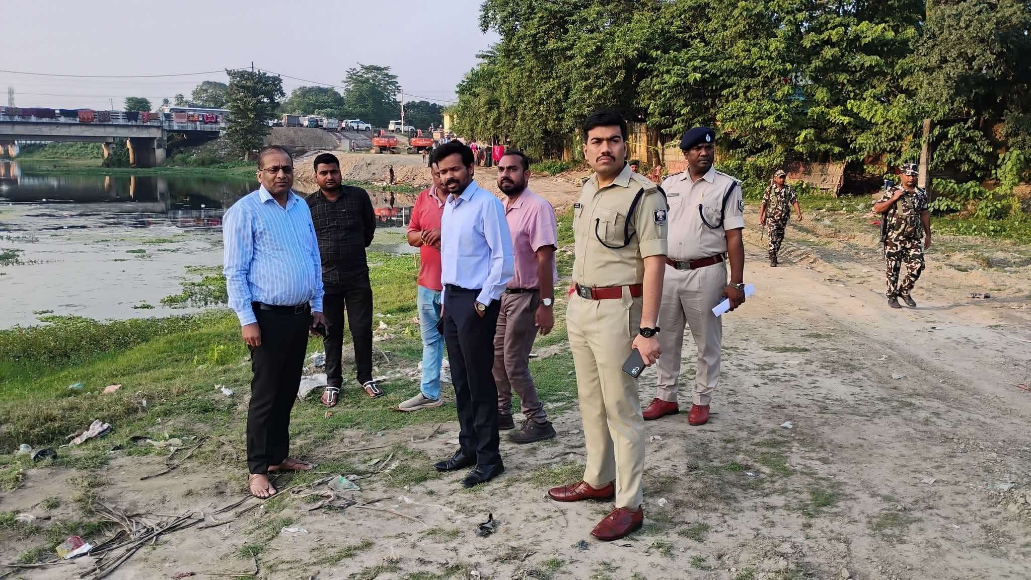 डीएम-एसपी ने शहर के विभिन्न छठ घाटों का लिया जायजा