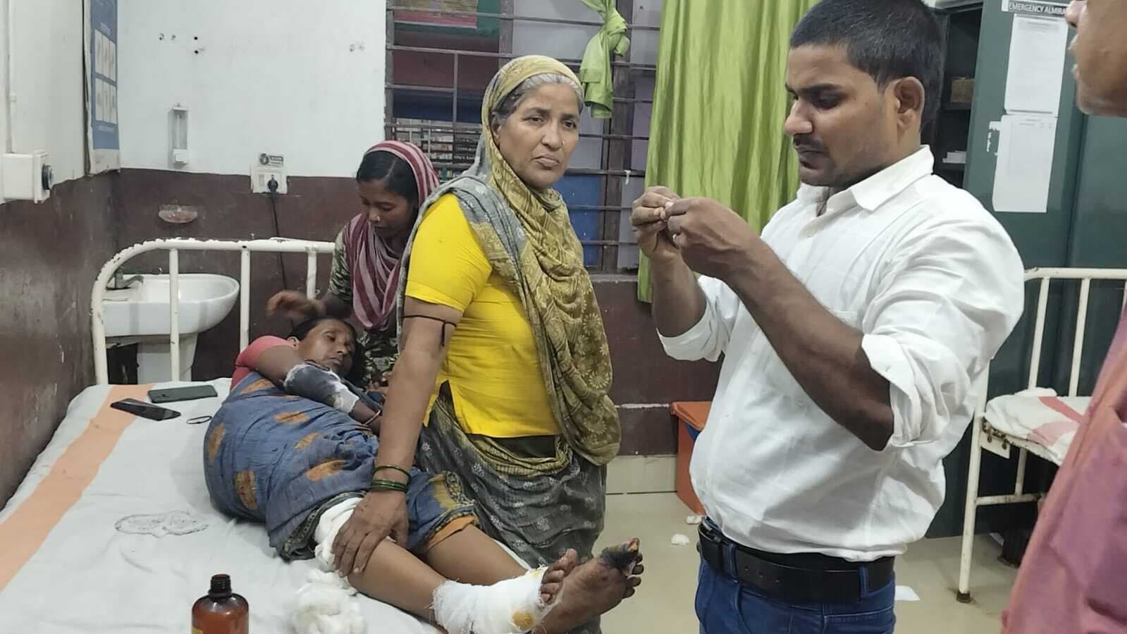 ऑटो व बाइक की टक्कर में तीन महिलाएं घायल