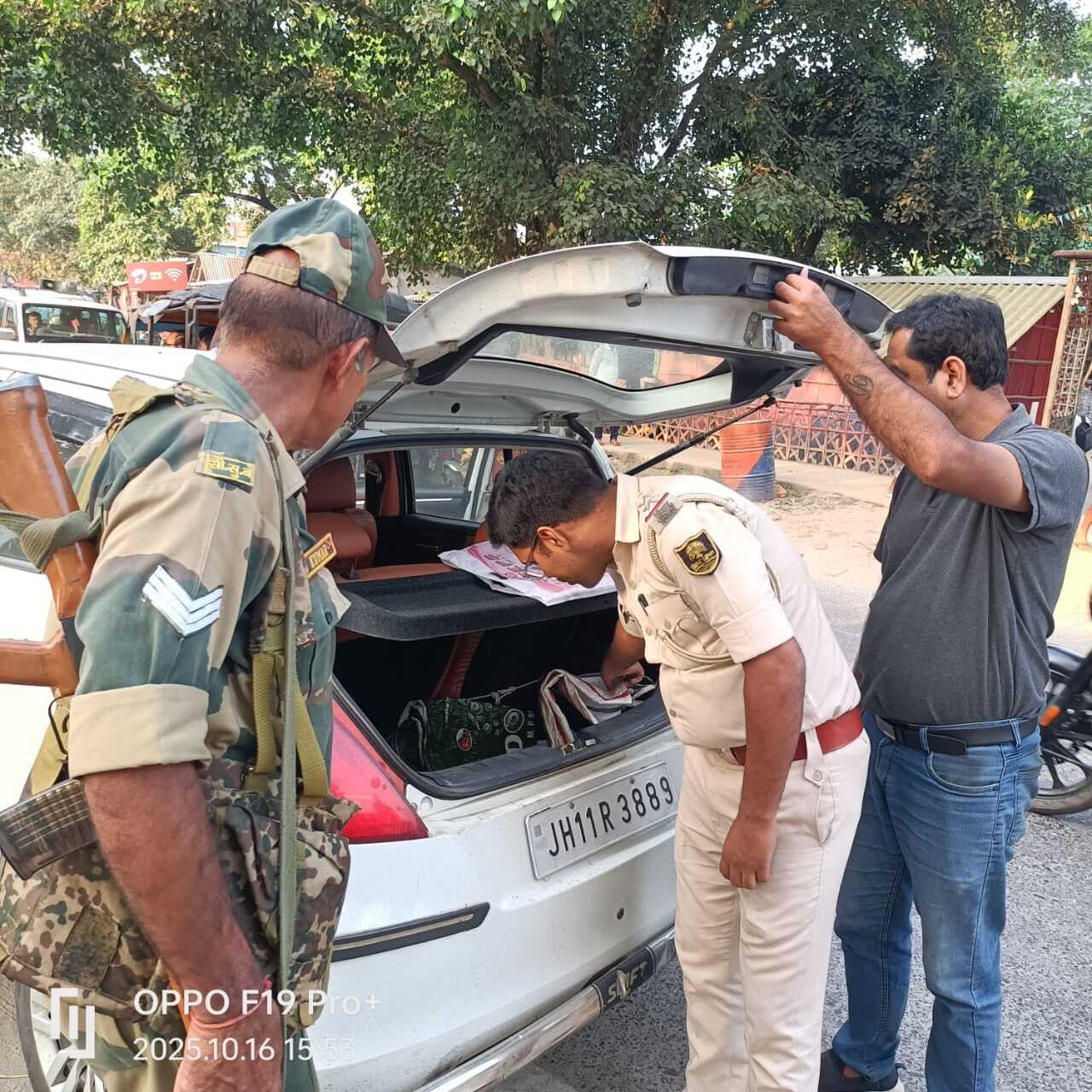 कोढ़ा पुलिस ने वाहन चेकिंग अभियान चलाया