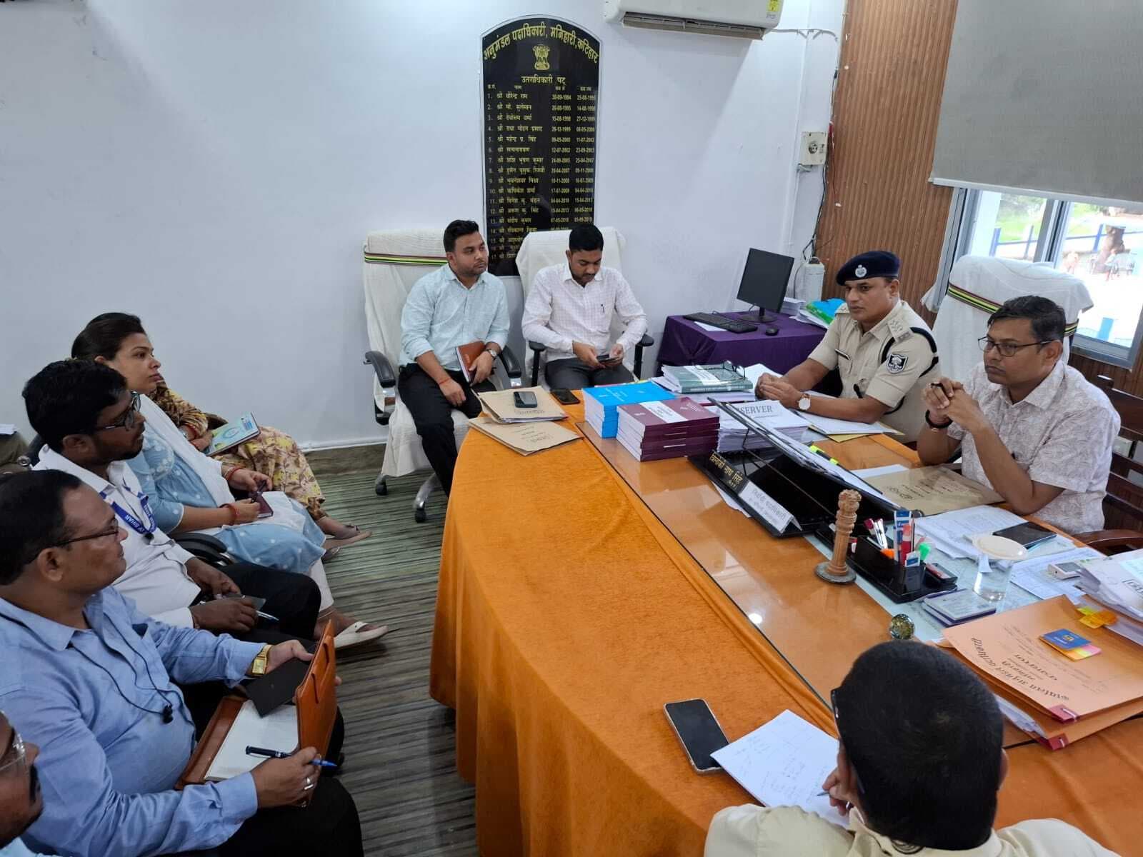 मनिहारी एसडीएम व एसडीपीओ ने गंगा घाट छठ पर्व स्नान मेला को लेकर की बैठक