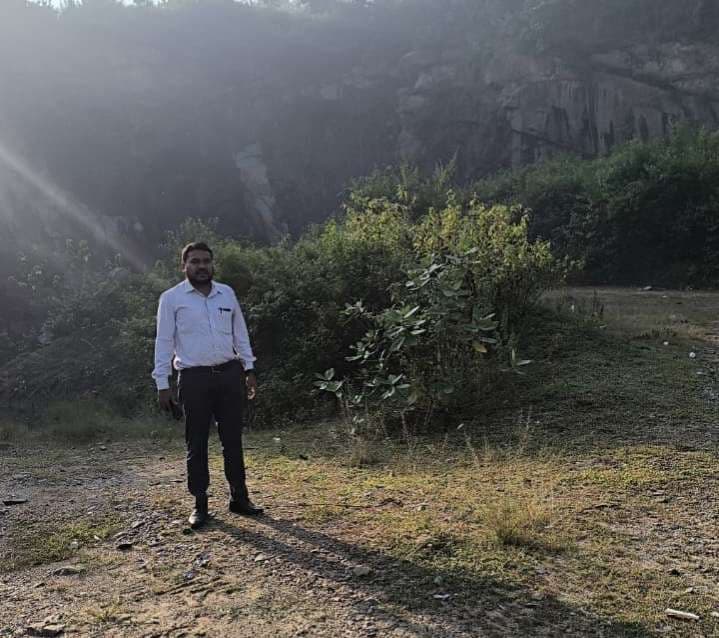 Bokaro News : खनन विभाग की टीम को घेर कर मारपीट की, जब्त ट्रैक्टर छुड़ाया