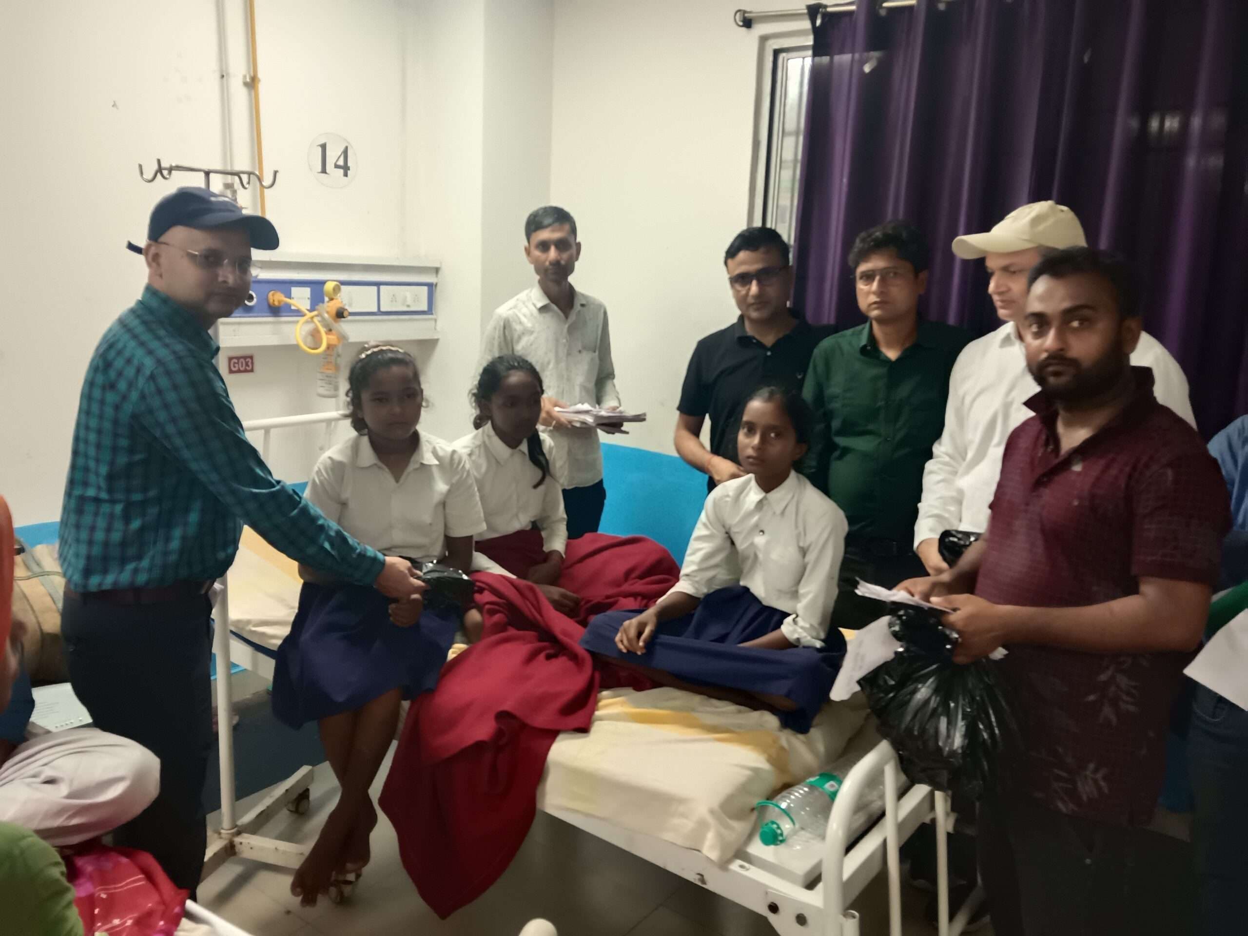 स्वस्थ हुई बच्चियां, किट देकर किया विदा